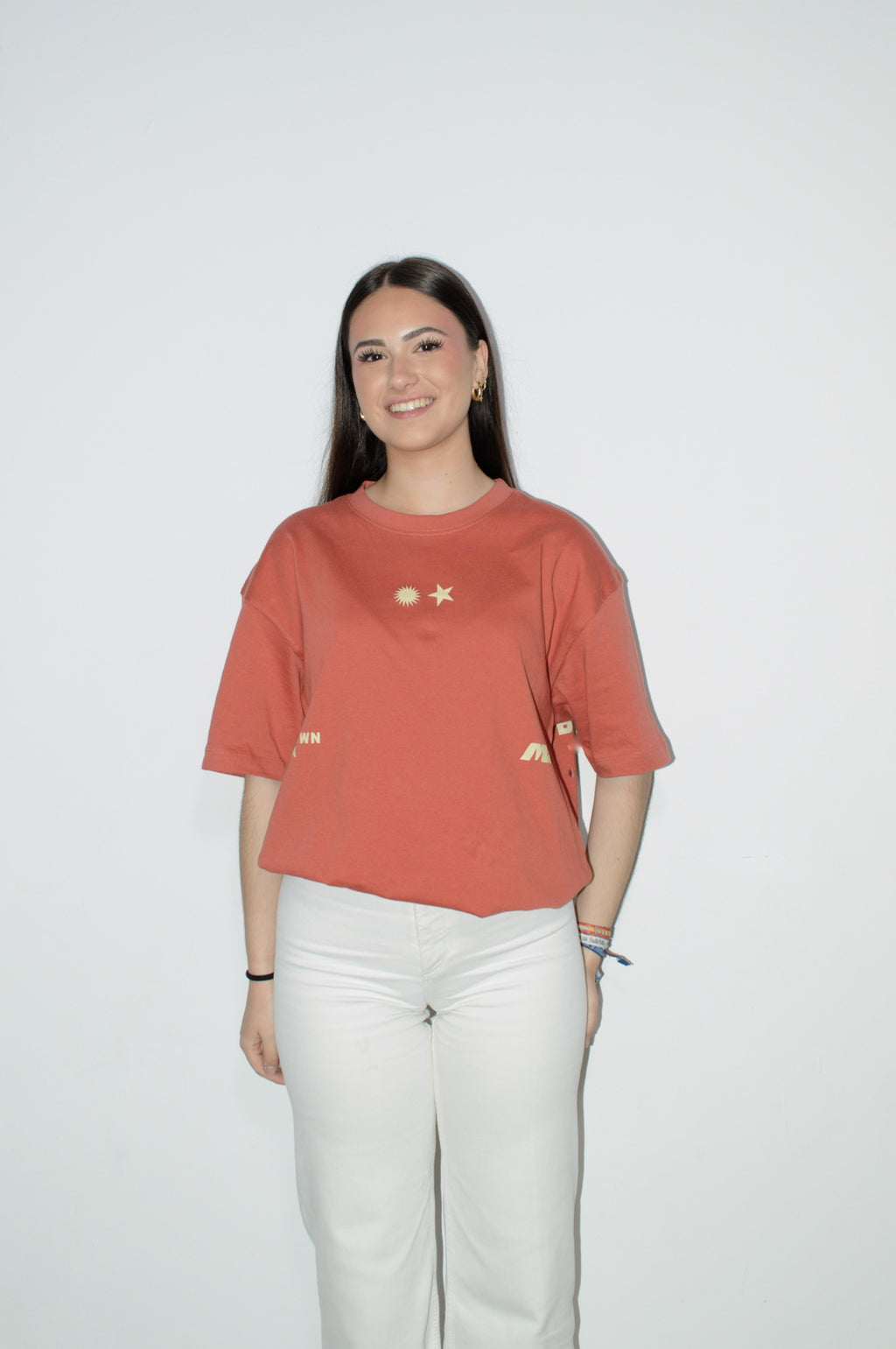 RED "BEACH AND PARTY" T-SHIRT