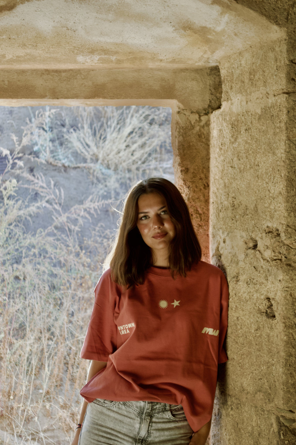 RED "BEACH AND PARTY" T-SHIRT