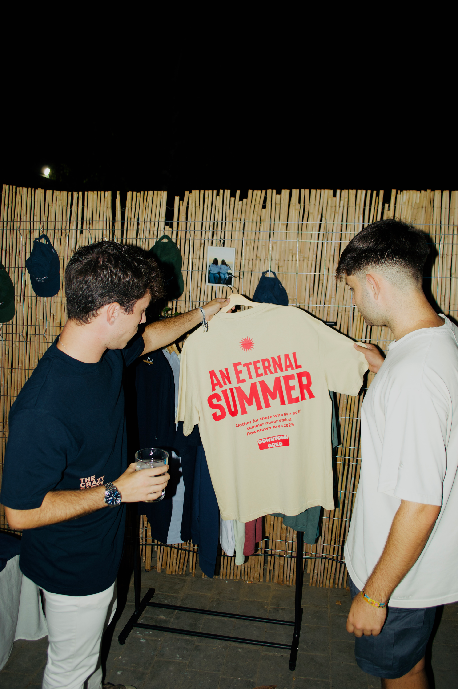 BEIGE "AN ETERNAL SUMMER" T-SHIRT