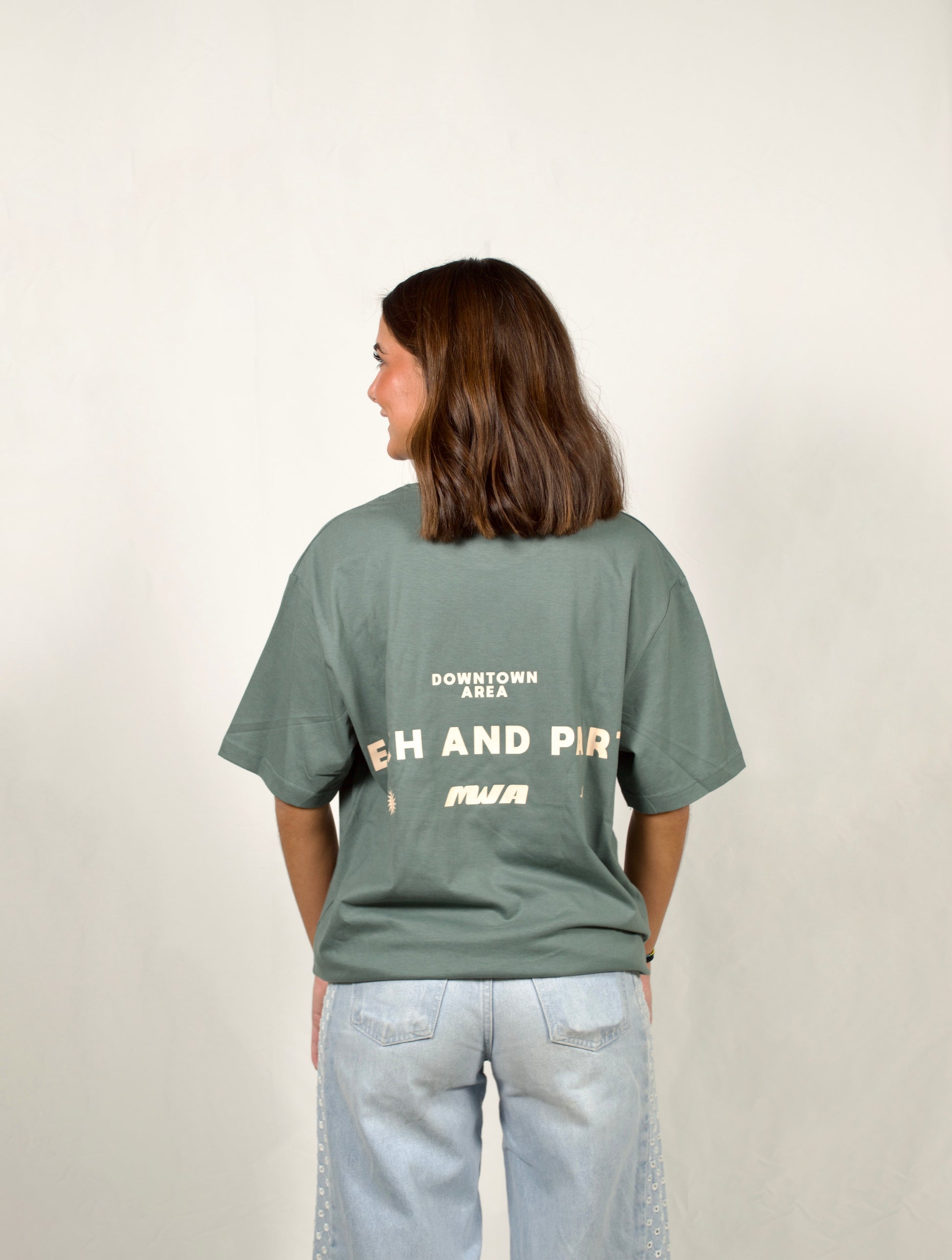 GREEN "BEACH AND PARTY" T-SHIRT